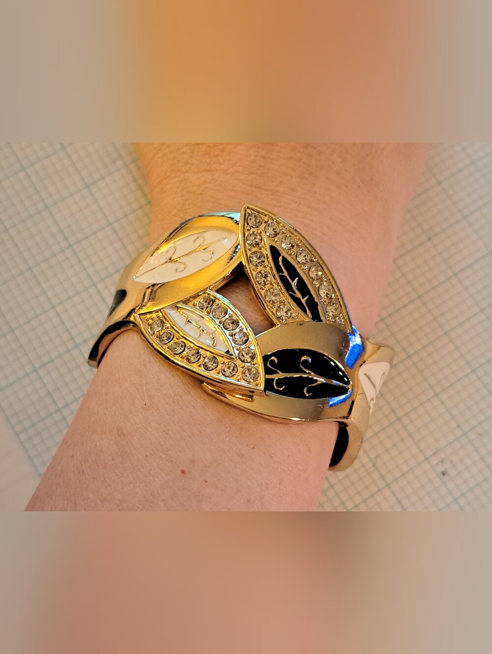 Gold Leaf Crystal Statement Hinged Bangle Bracelet - Women Accessories